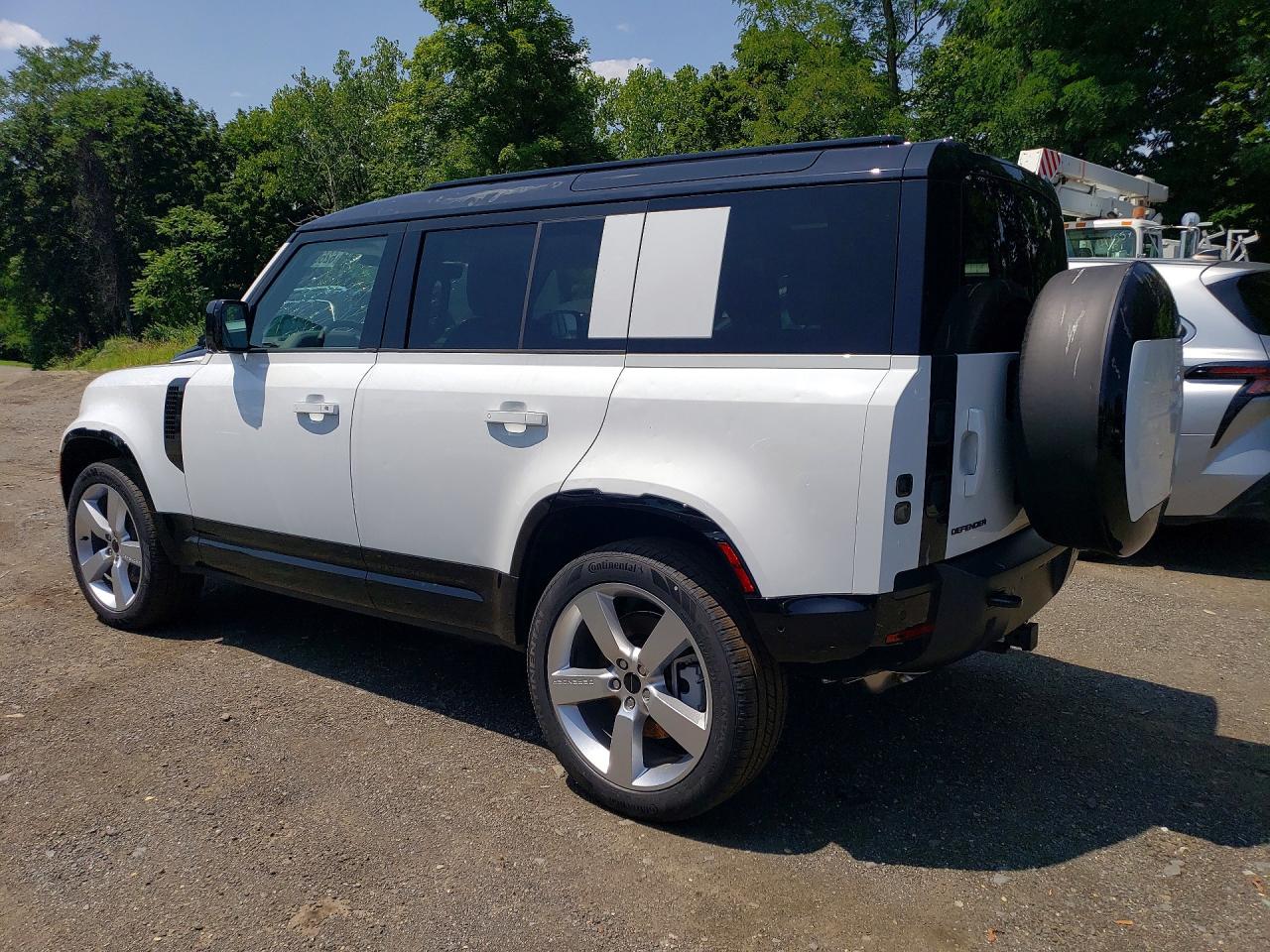 2026 LAND ROVER DEFENDER