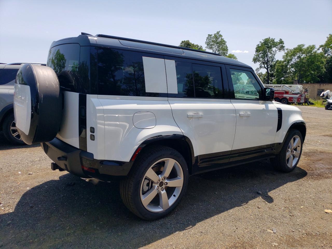 2026 LAND ROVER DEFENDER