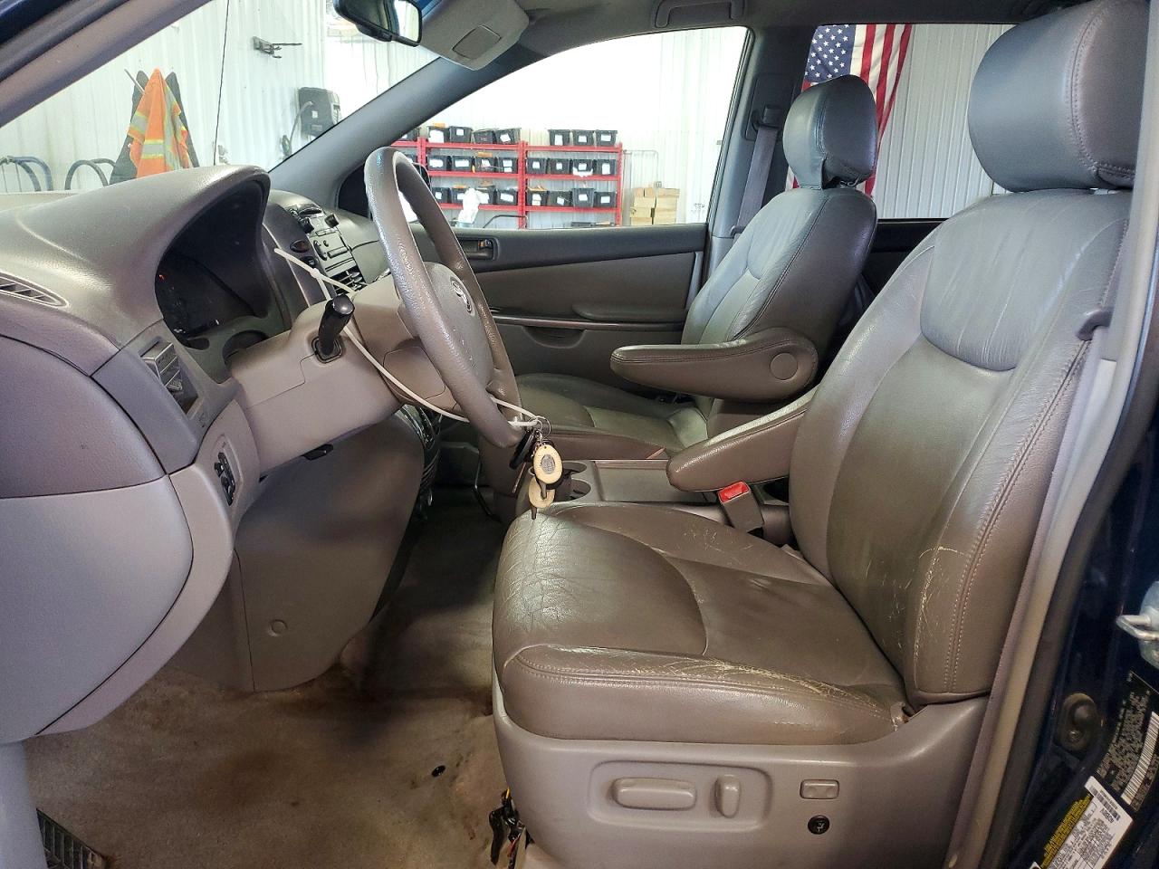 2006 TOYOTA SIENNA
