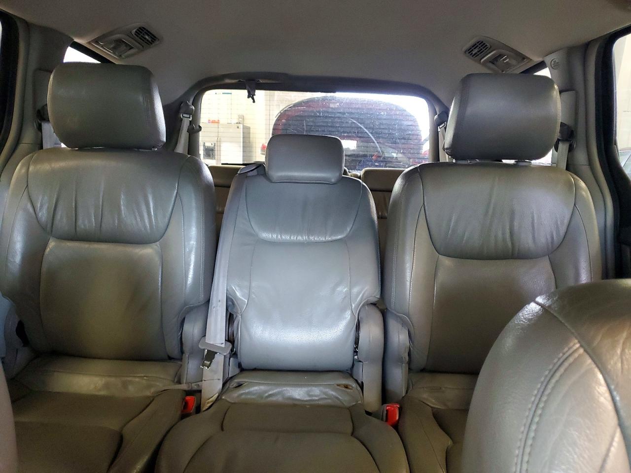 2006 TOYOTA SIENNA