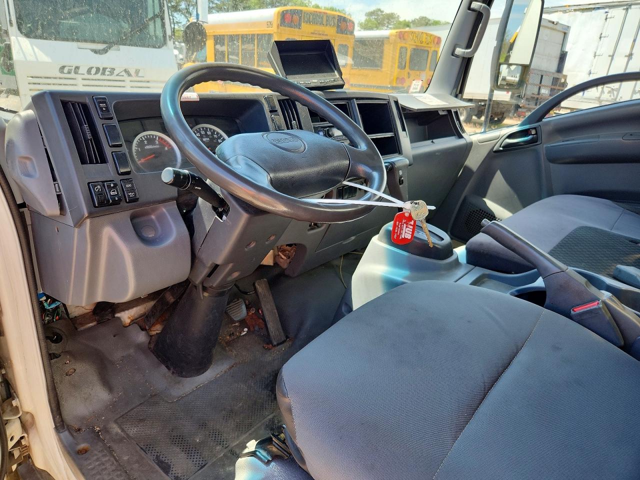 2015 ISUZU NQR