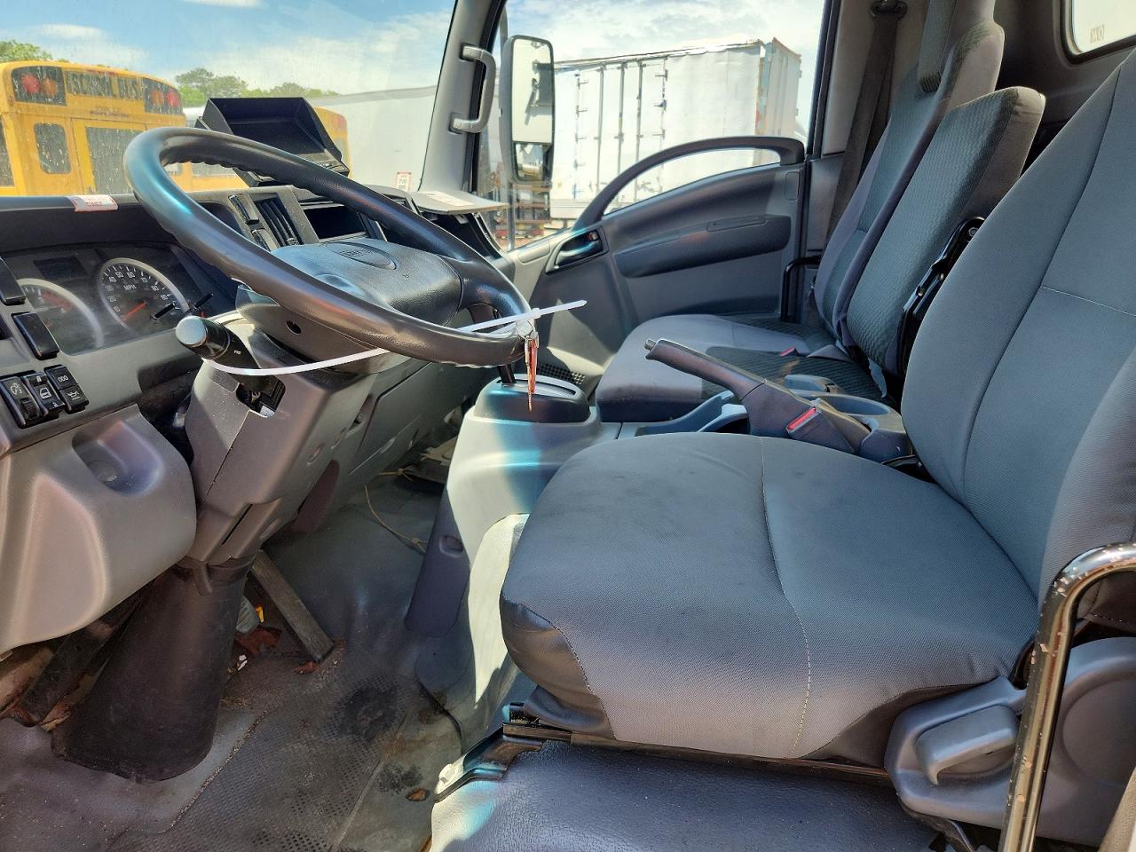2015 ISUZU NQR