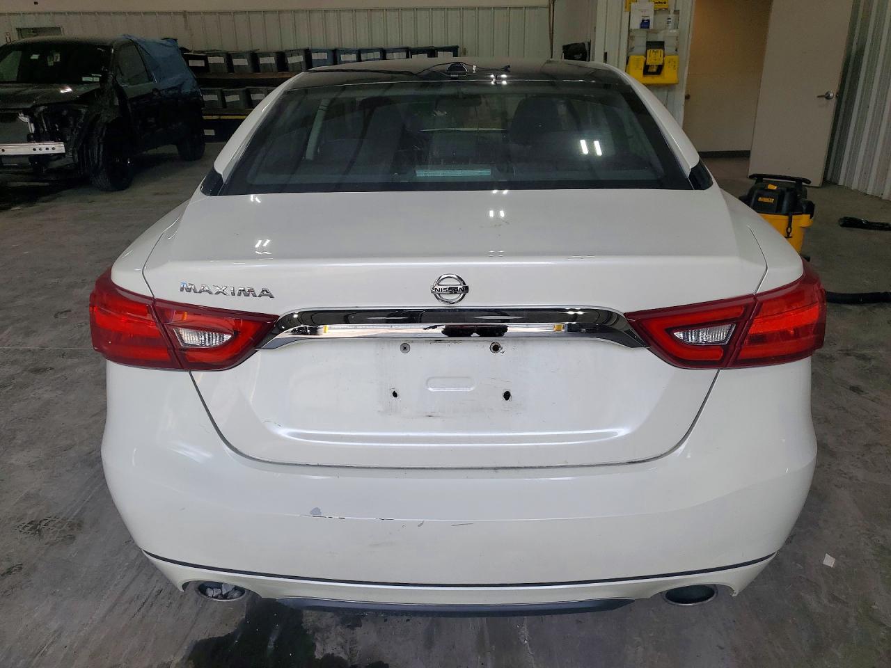 2017 NISSAN MAXIMA