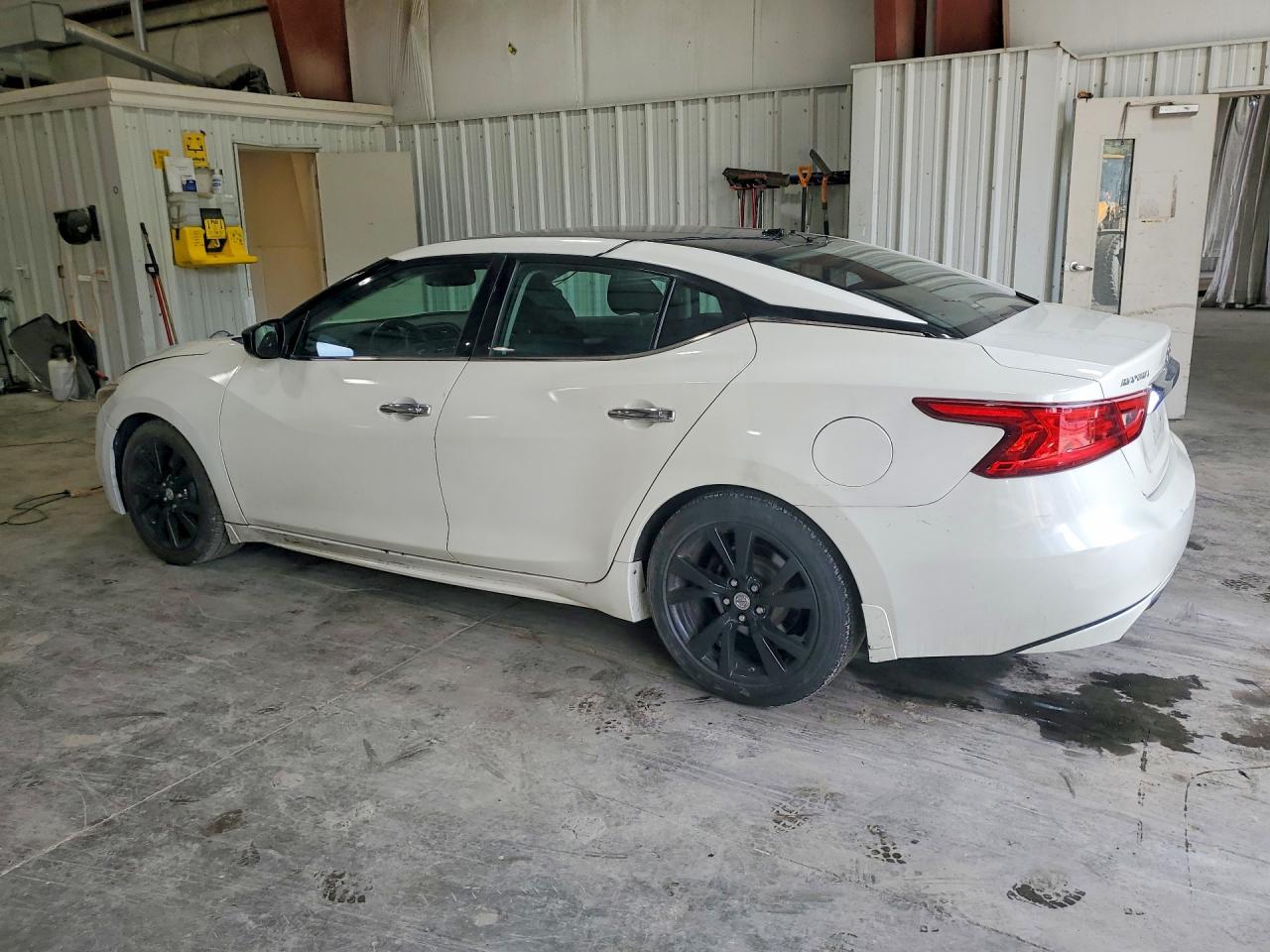 2017 NISSAN MAXIMA