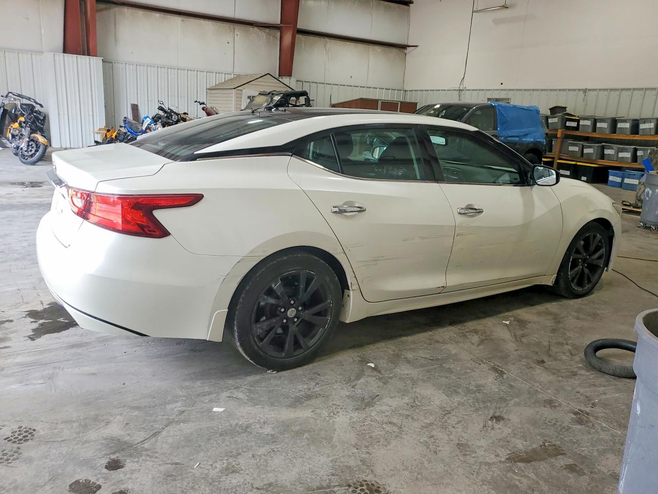 2017 NISSAN MAXIMA