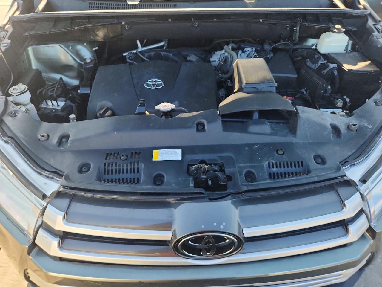 2019 TOYOTA HIGHLANDER