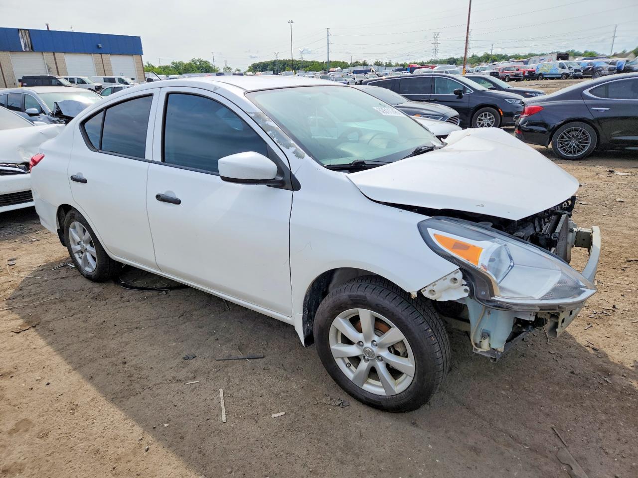 2019 NISSAN VERSA