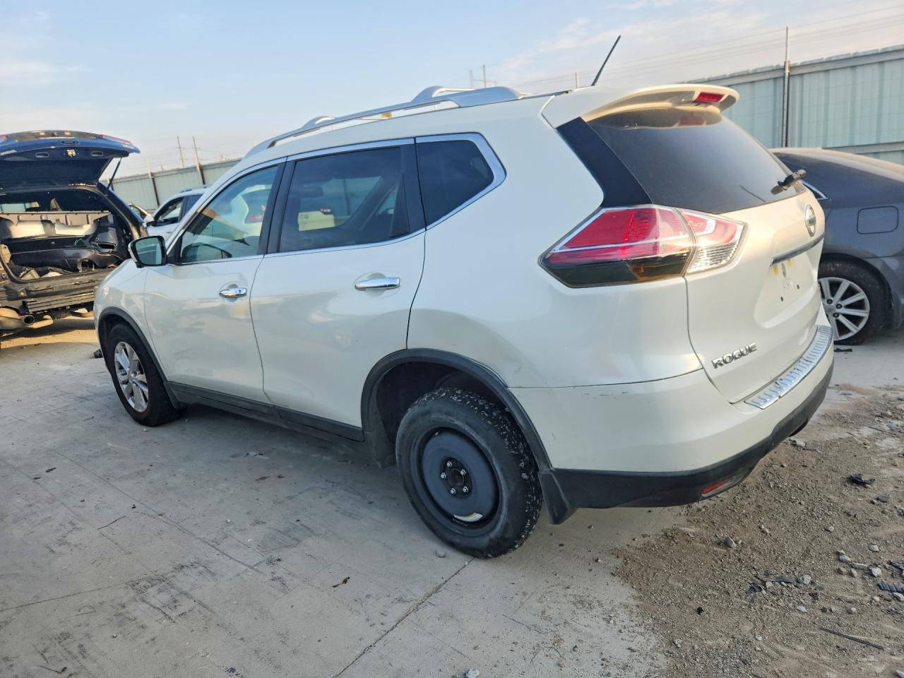 2015 NISSAN ROGUE