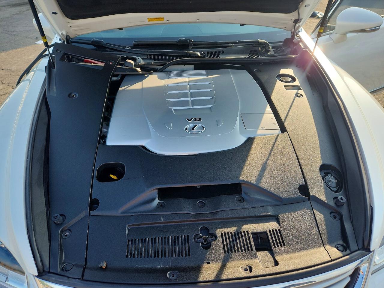 2016 LEXUS LS460