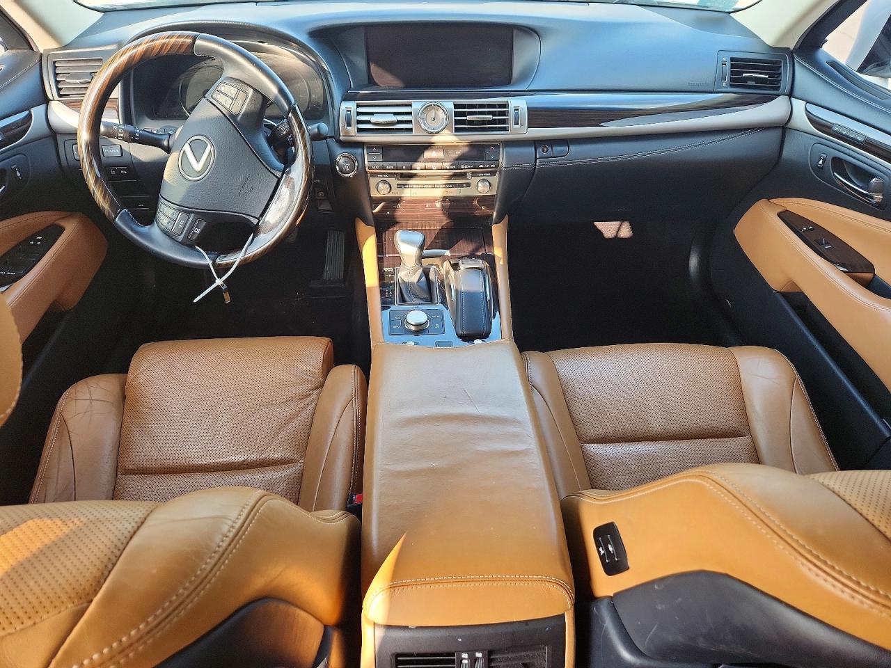 2016 LEXUS LS460