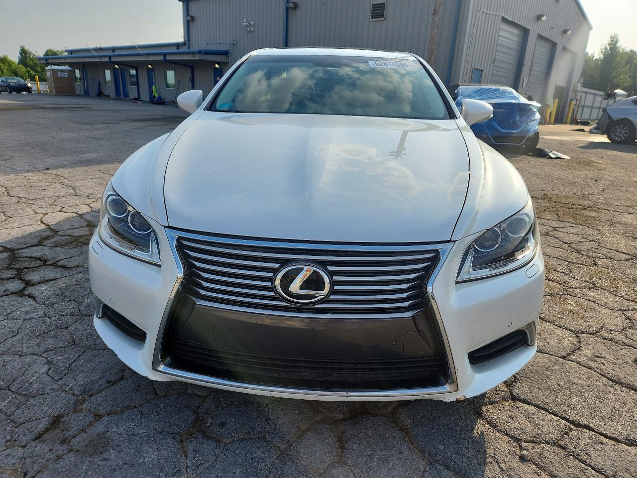 2016 LEXUS LS460