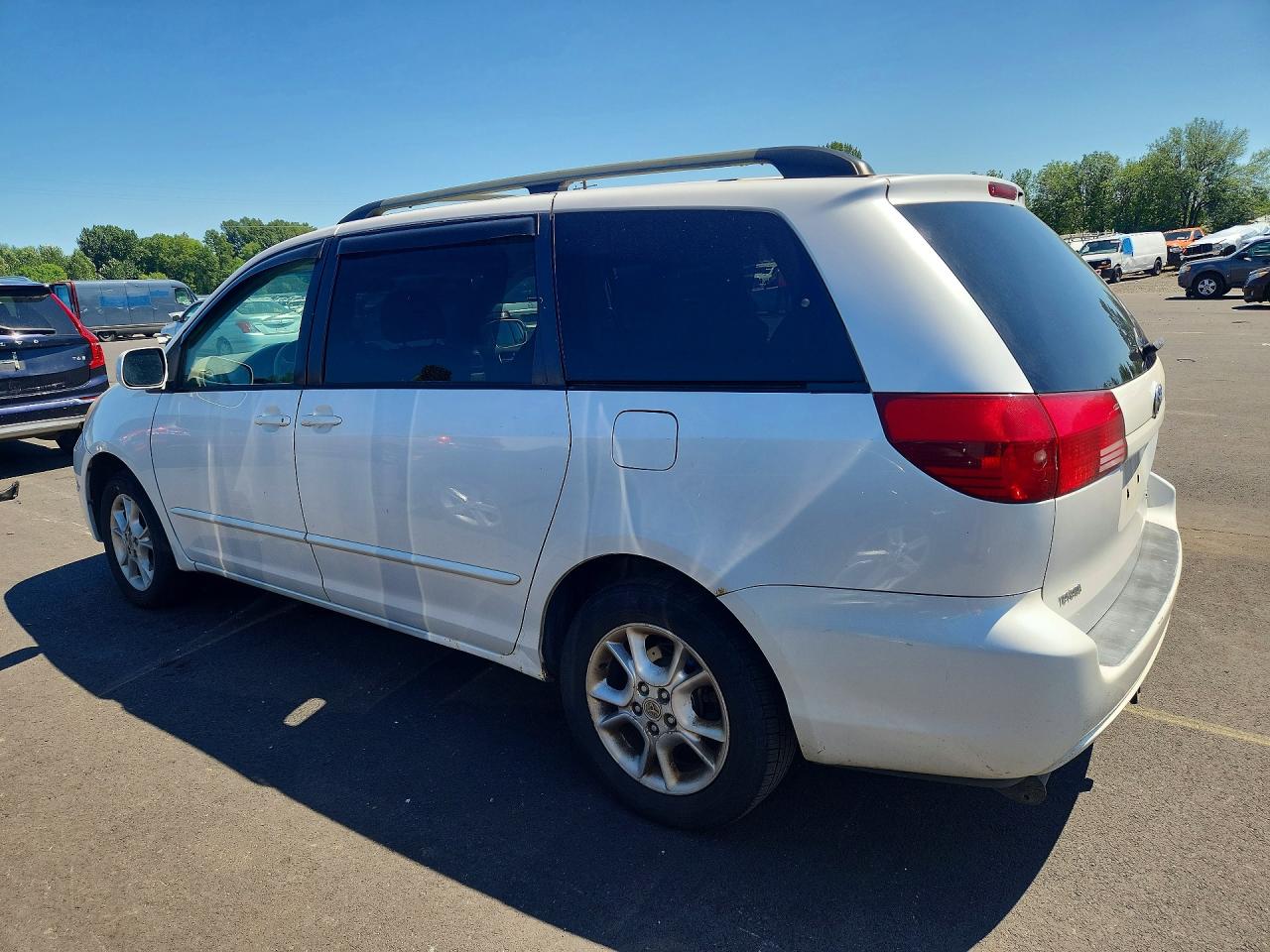 2004 TOYOTA SIENNA