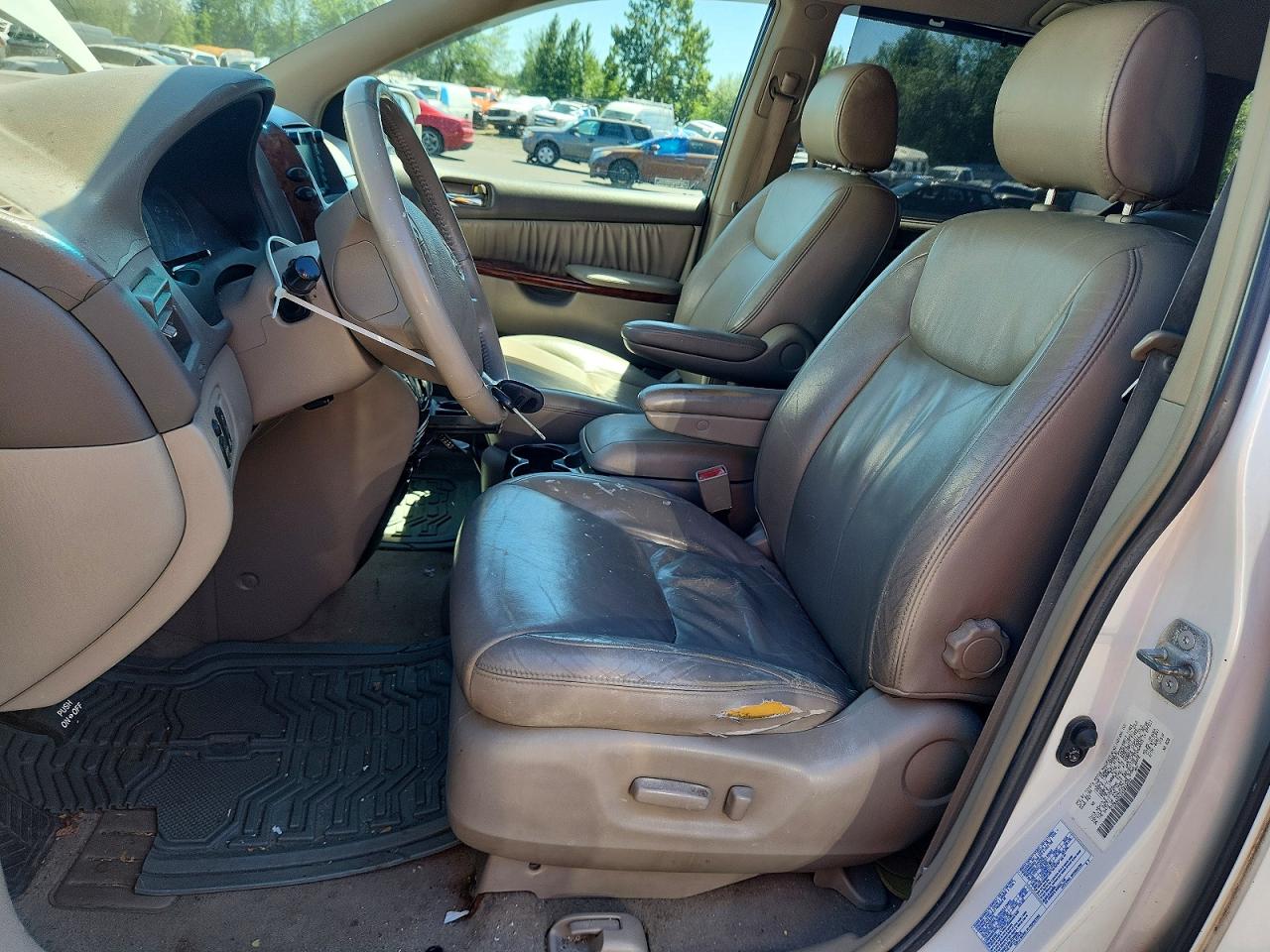2004 TOYOTA SIENNA