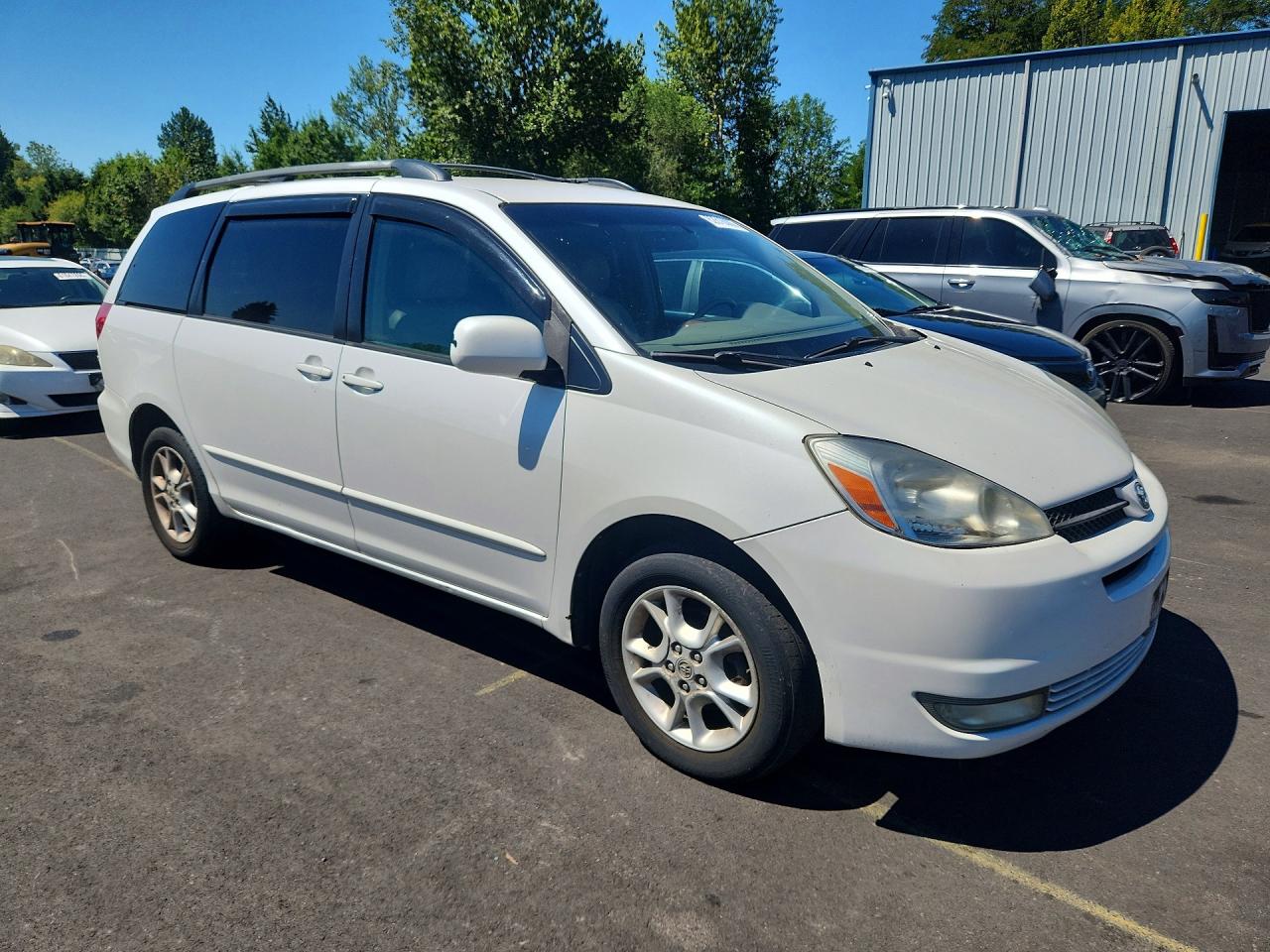 2004 TOYOTA SIENNA