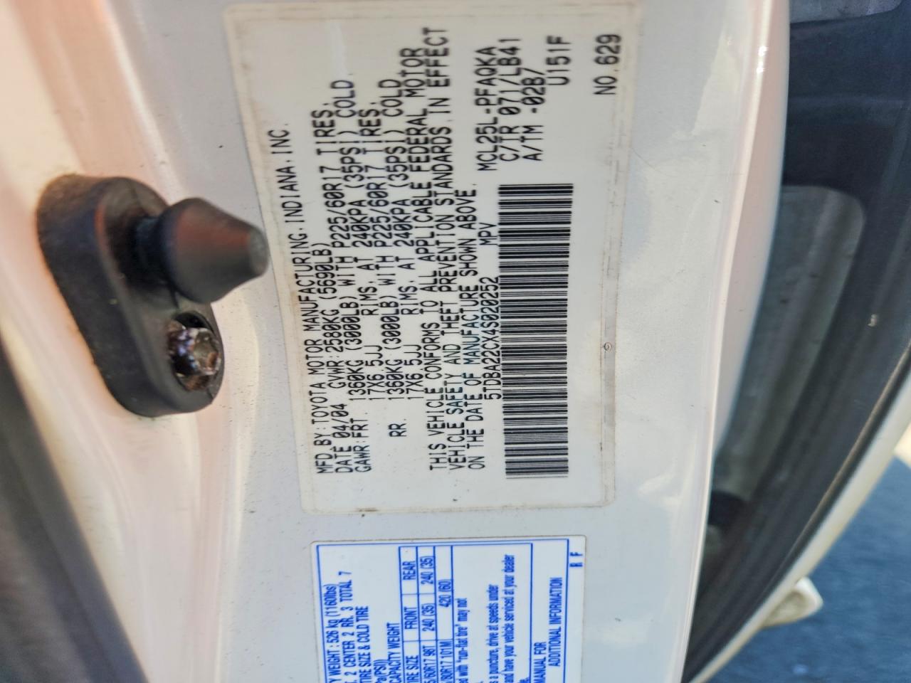 2004 TOYOTA SIENNA
