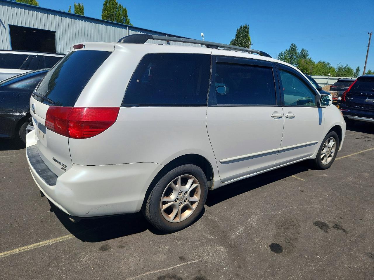 2004 TOYOTA SIENNA