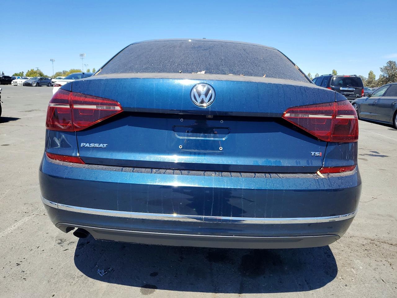 2018 VOLKSWAGEN PASSAT