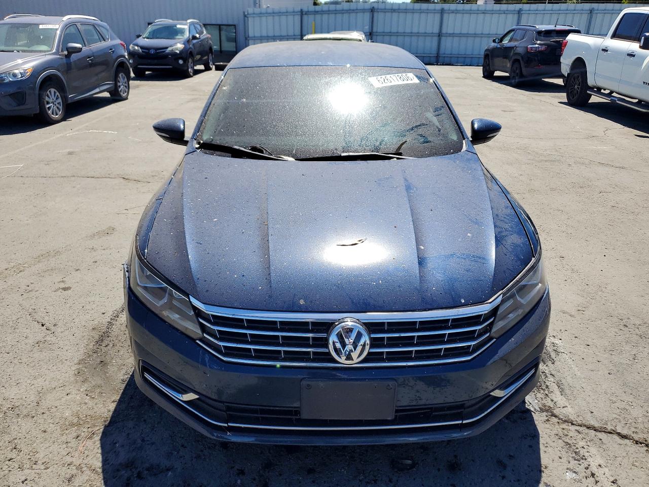 2018 VOLKSWAGEN PASSAT
