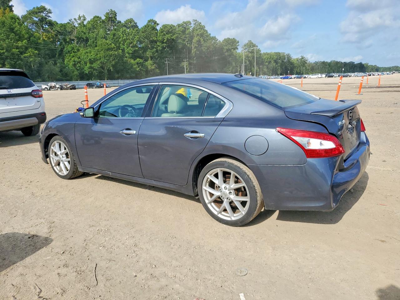 2009 NISSAN MAXIMA