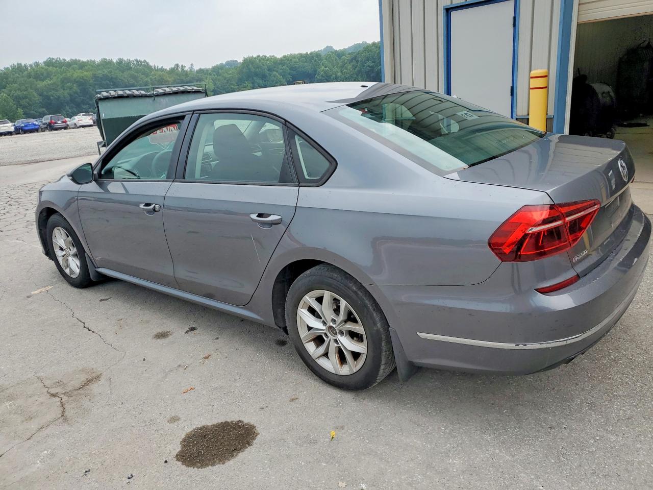2018 VOLKSWAGEN PASSAT