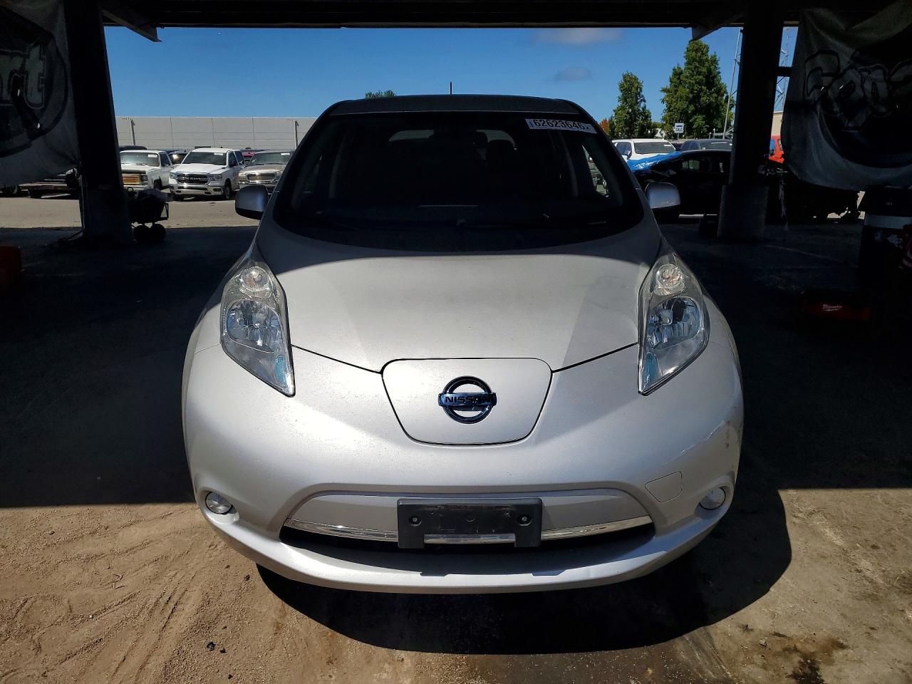 2016 NISSAN LEAF
