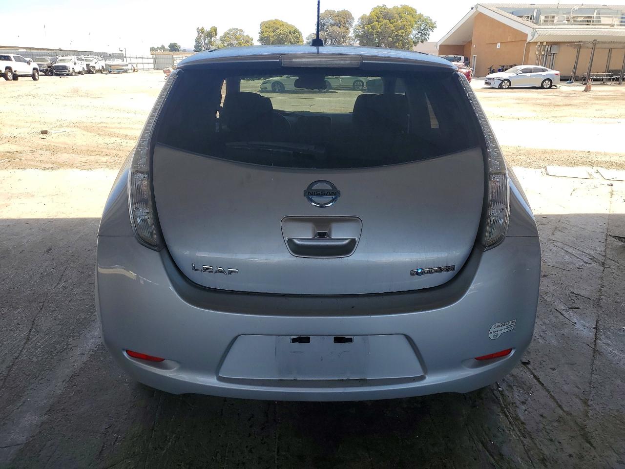 2016 NISSAN LEAF
