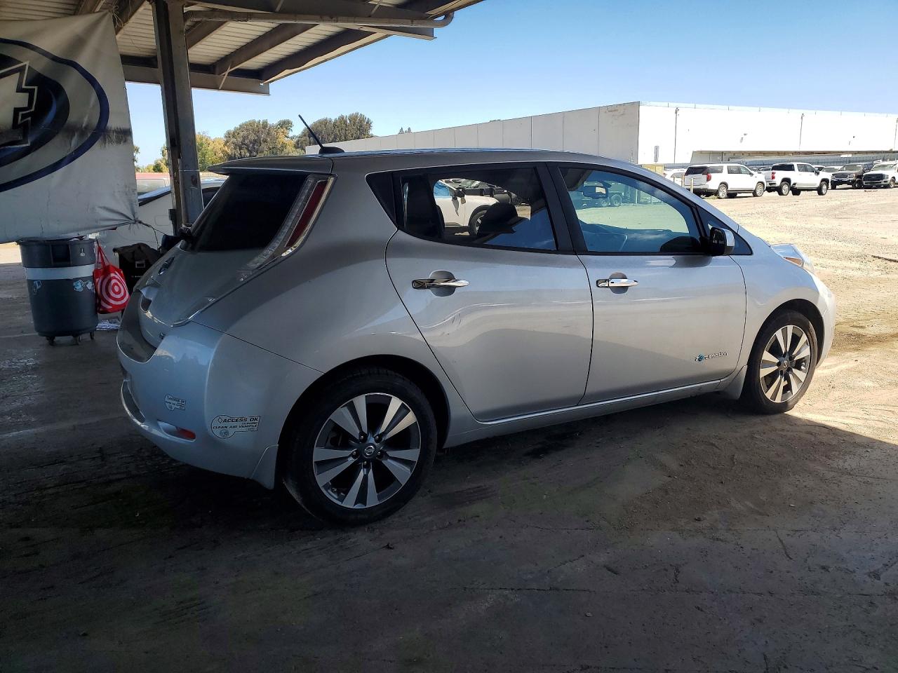 2016 NISSAN LEAF