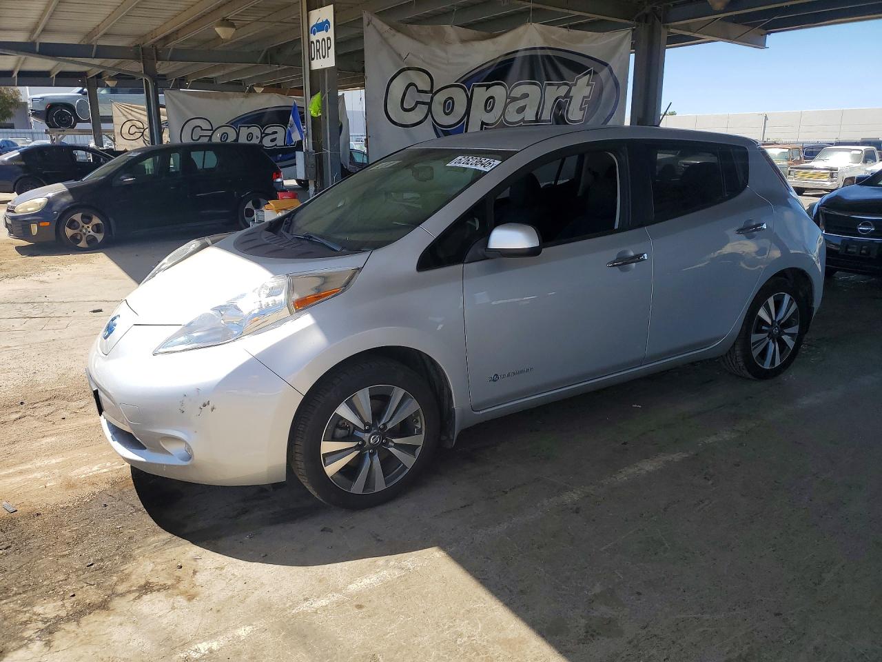 2016 NISSAN LEAF