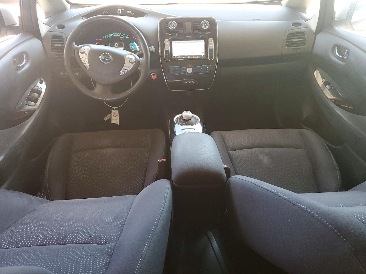 2016 NISSAN LEAF