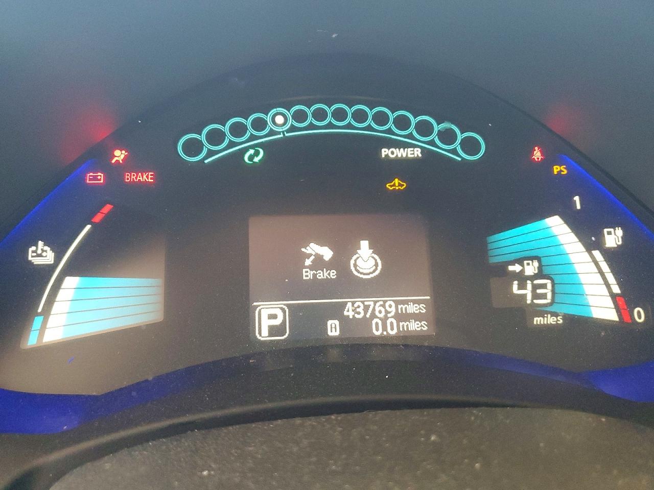 2016 NISSAN LEAF