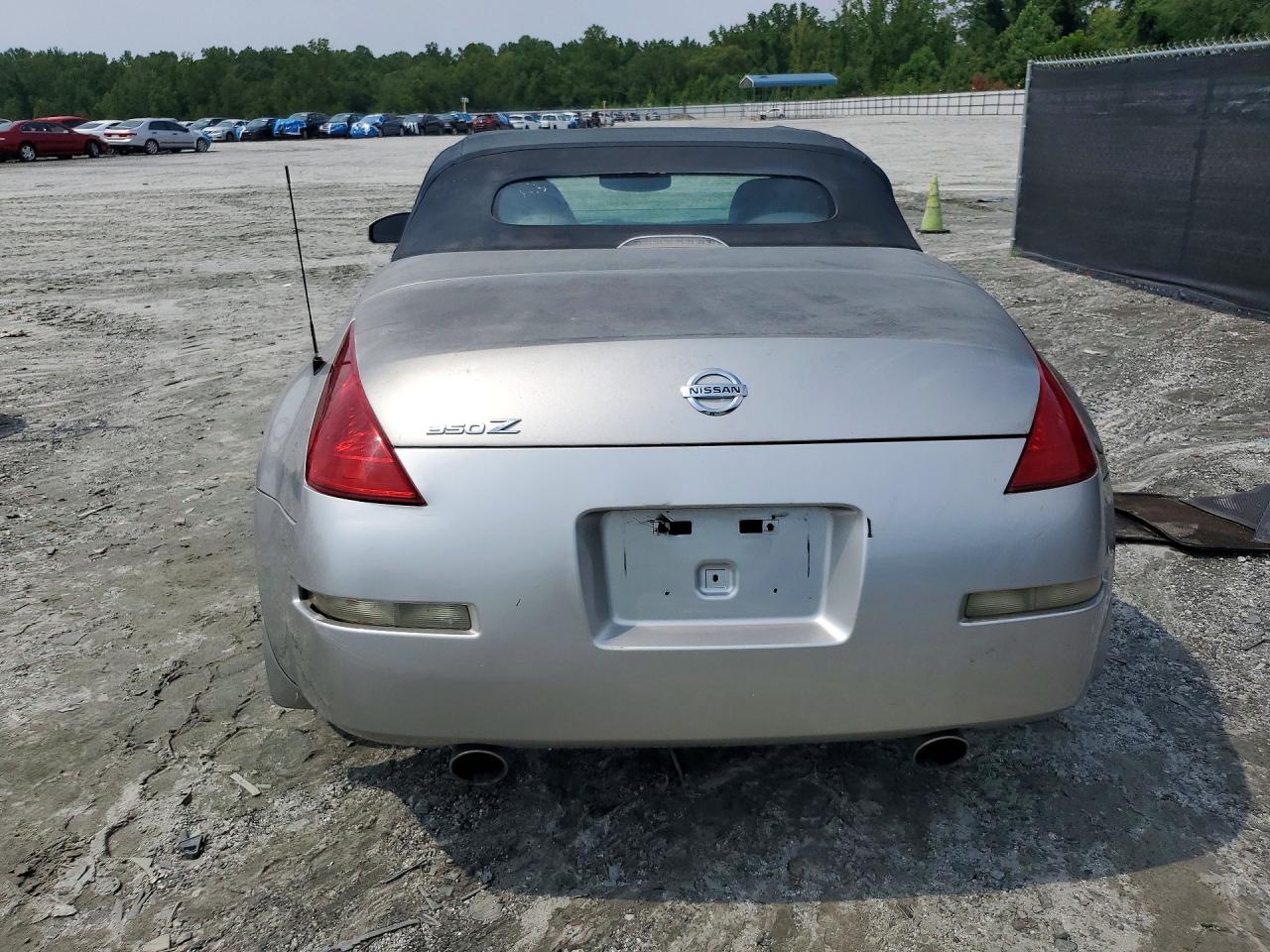 2004 NISSAN 350Z