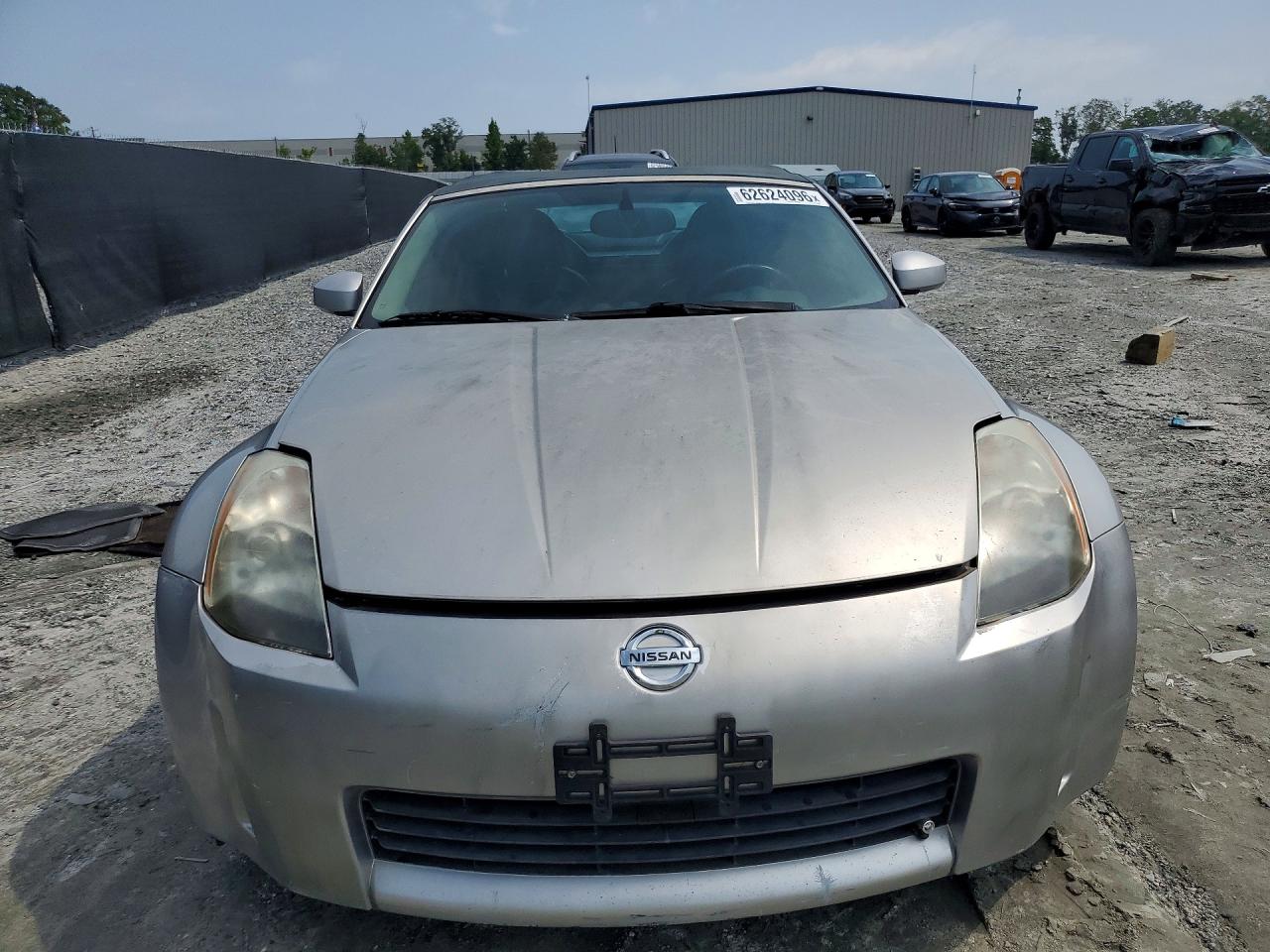 2004 NISSAN 350Z