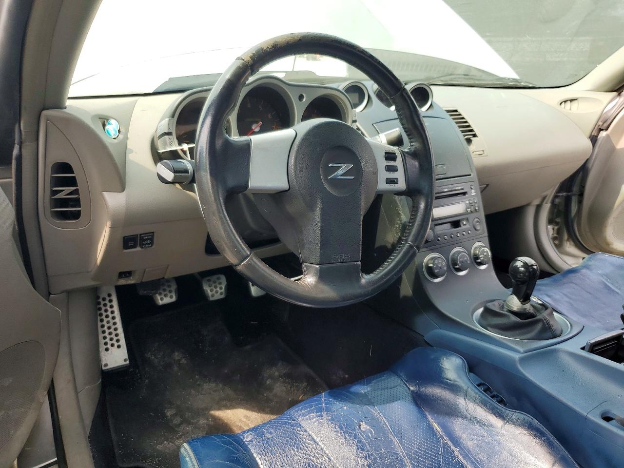 2004 NISSAN 350Z