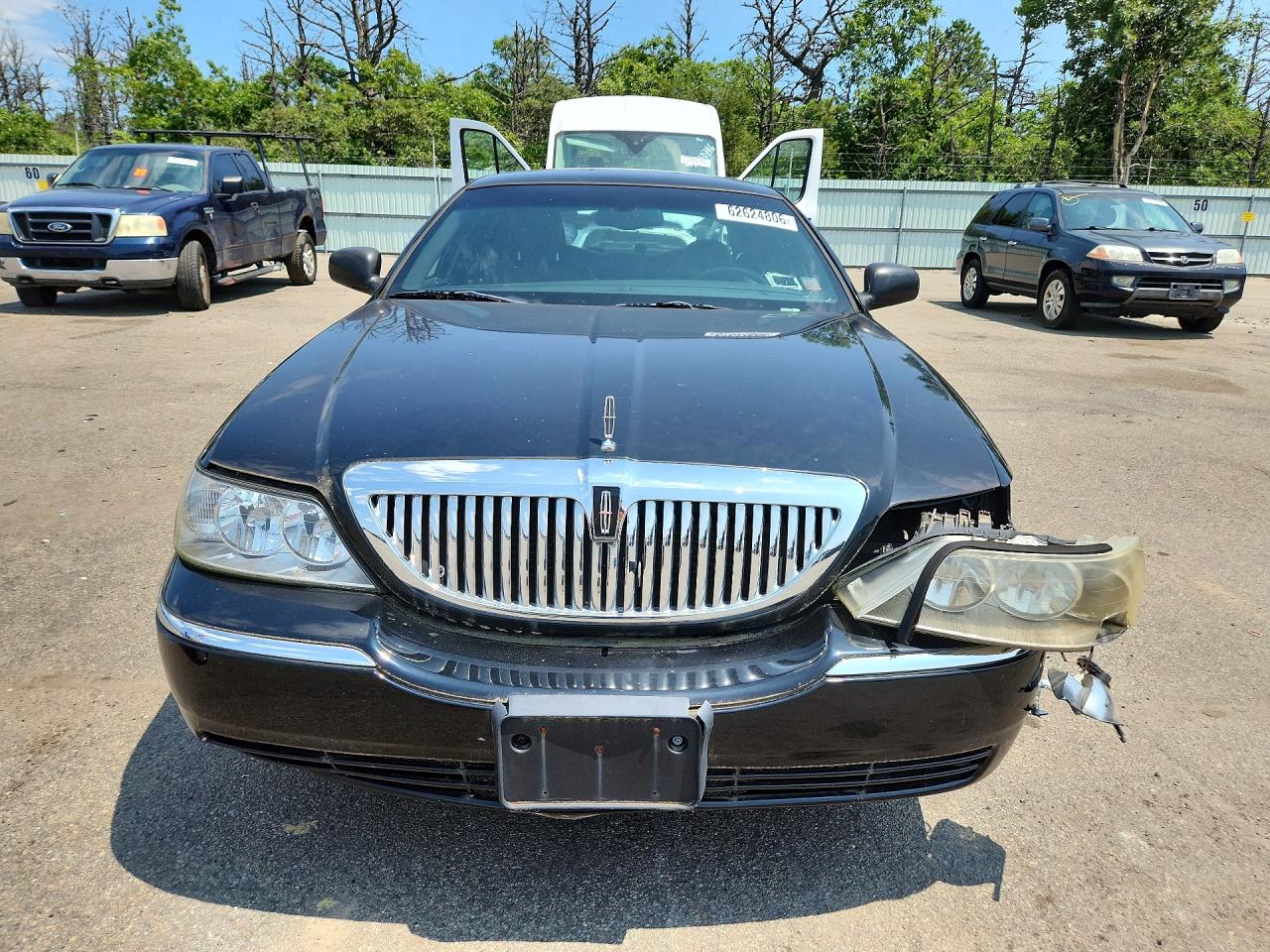 2004 LINCOLN TOWNCAR