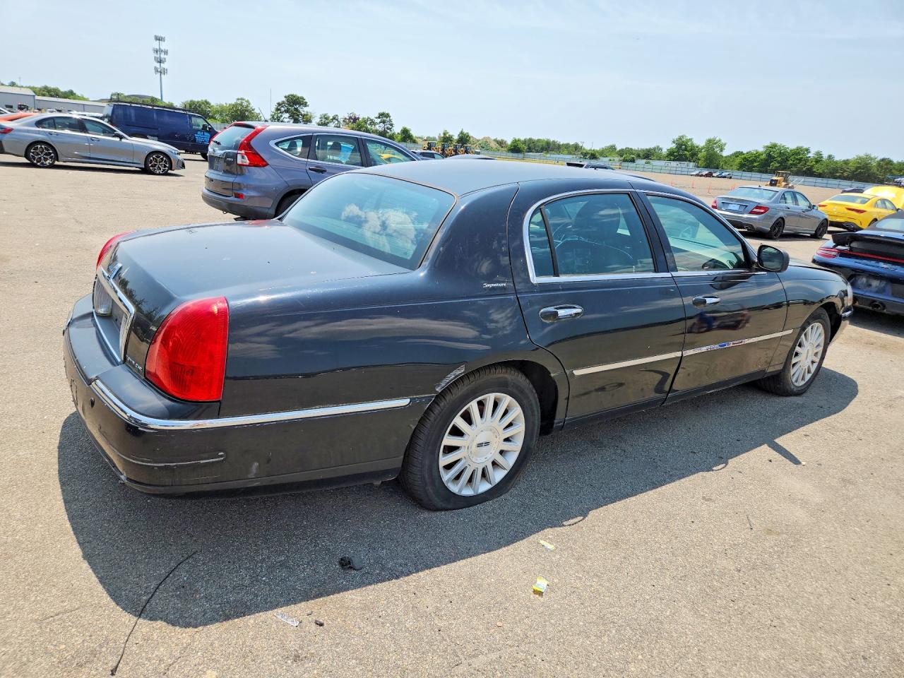 2004 LINCOLN TOWNCAR