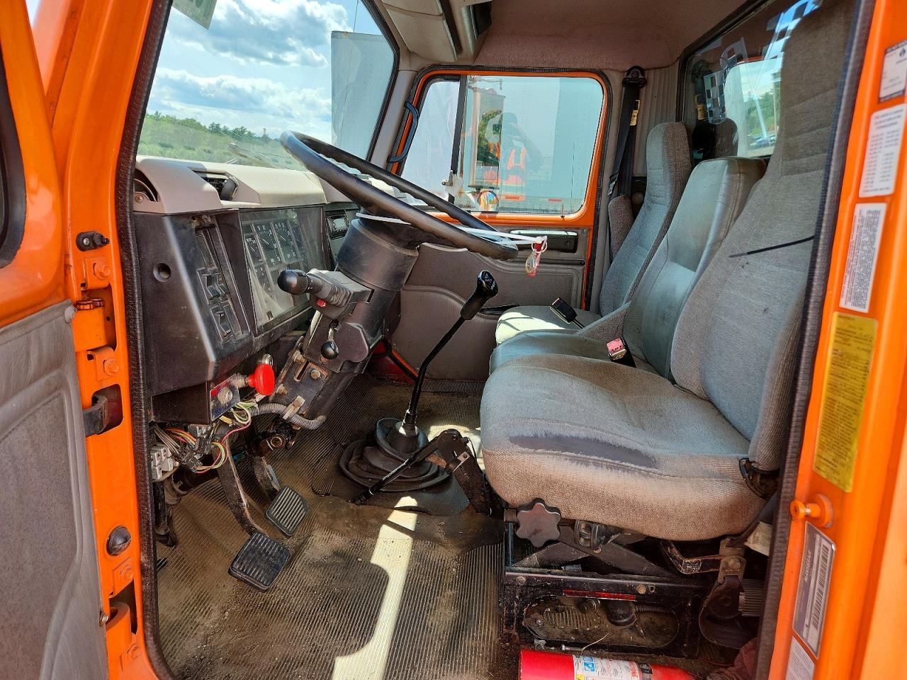 1998 INTERNATIONAL 4000 SERIE