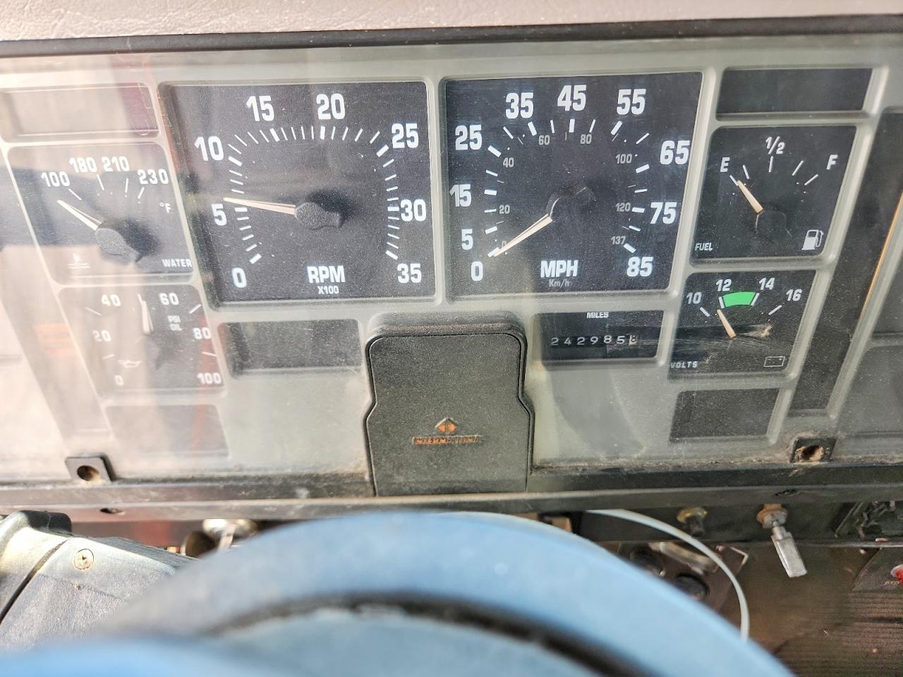 1998 INTERNATIONAL 4000 SERIE