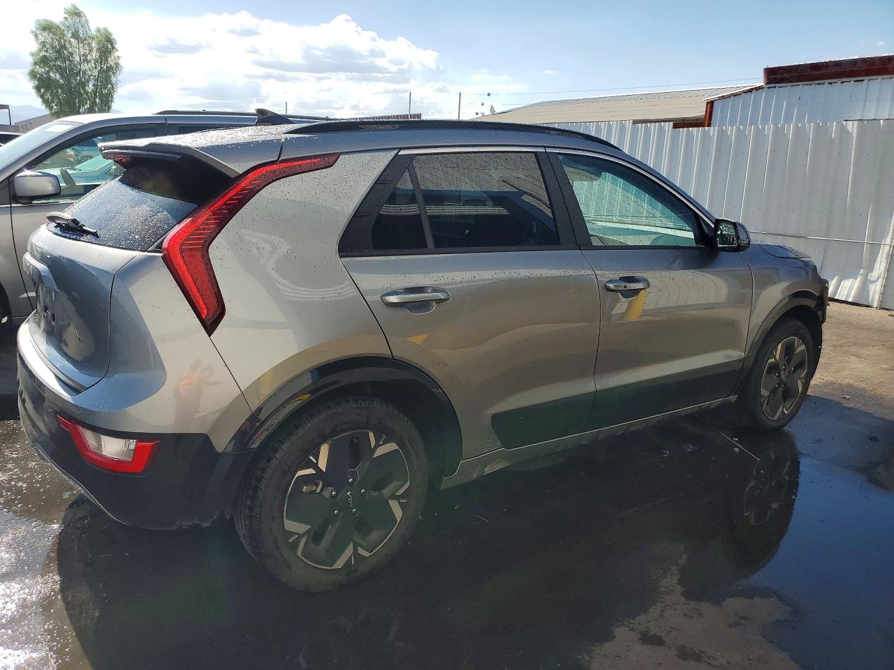 2023 KIA NIRO