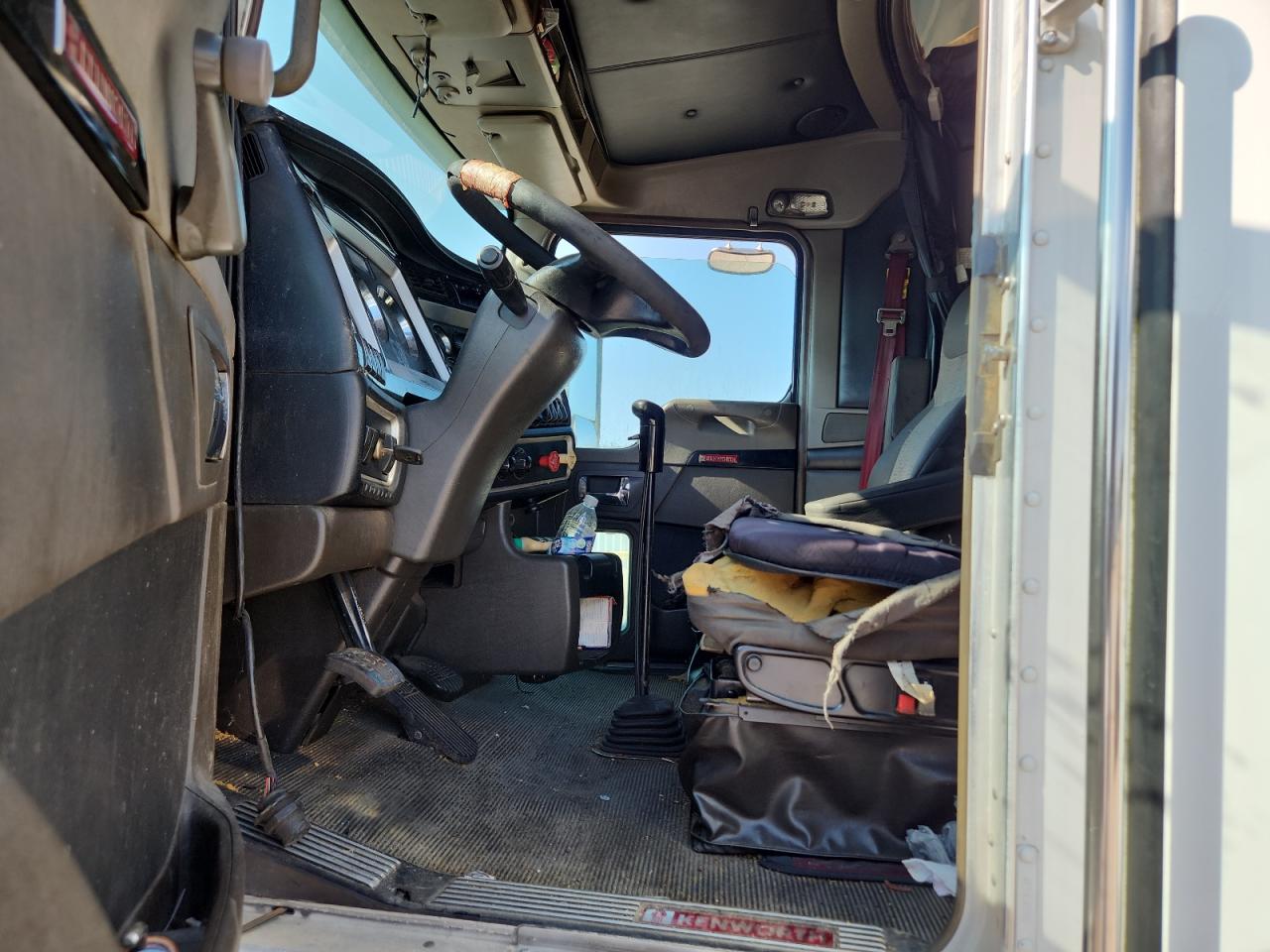 2013 KENWORTH T660