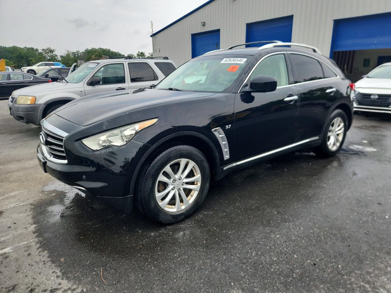 2016 INFINITI QX70
