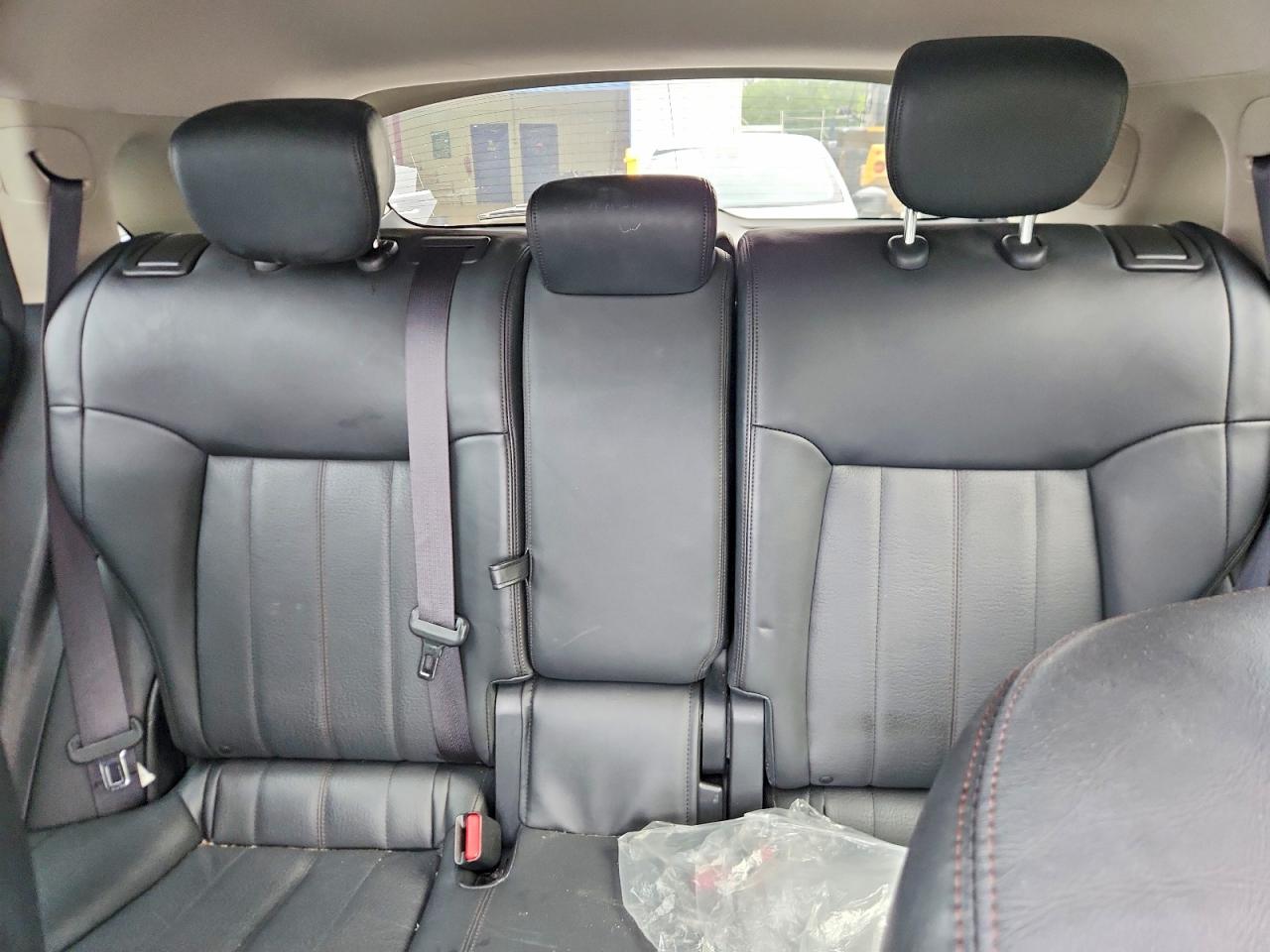 2016 INFINITI QX70