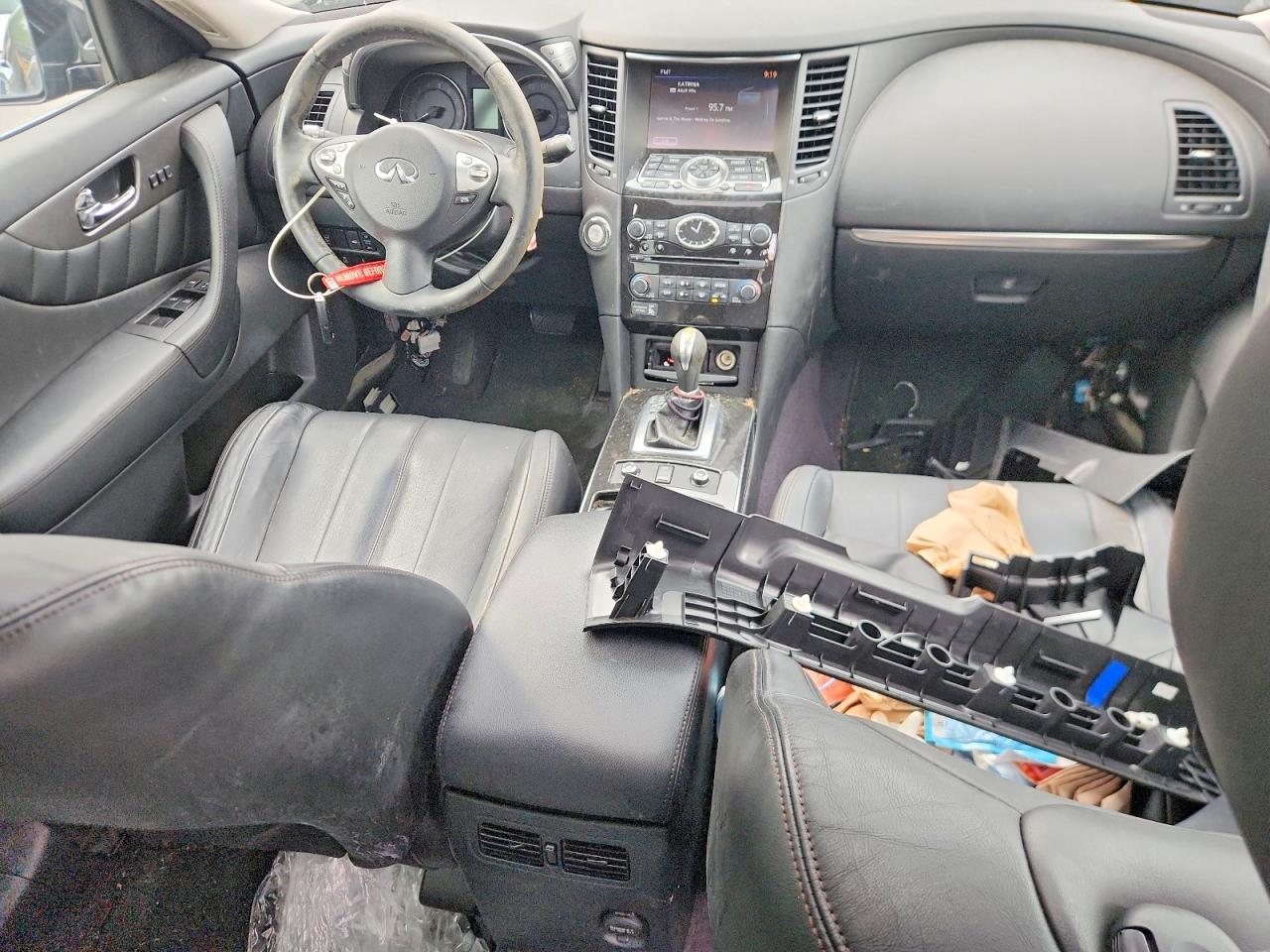 2016 INFINITI QX70