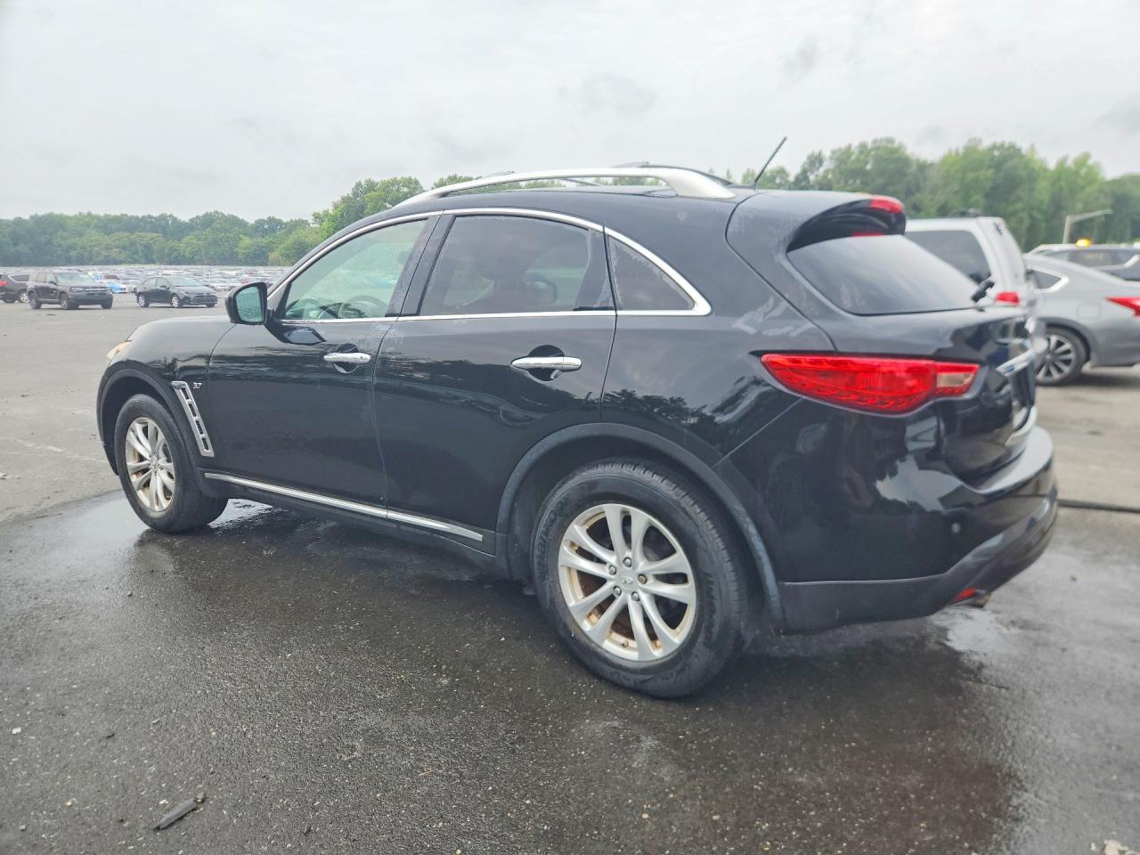 2016 INFINITI QX70