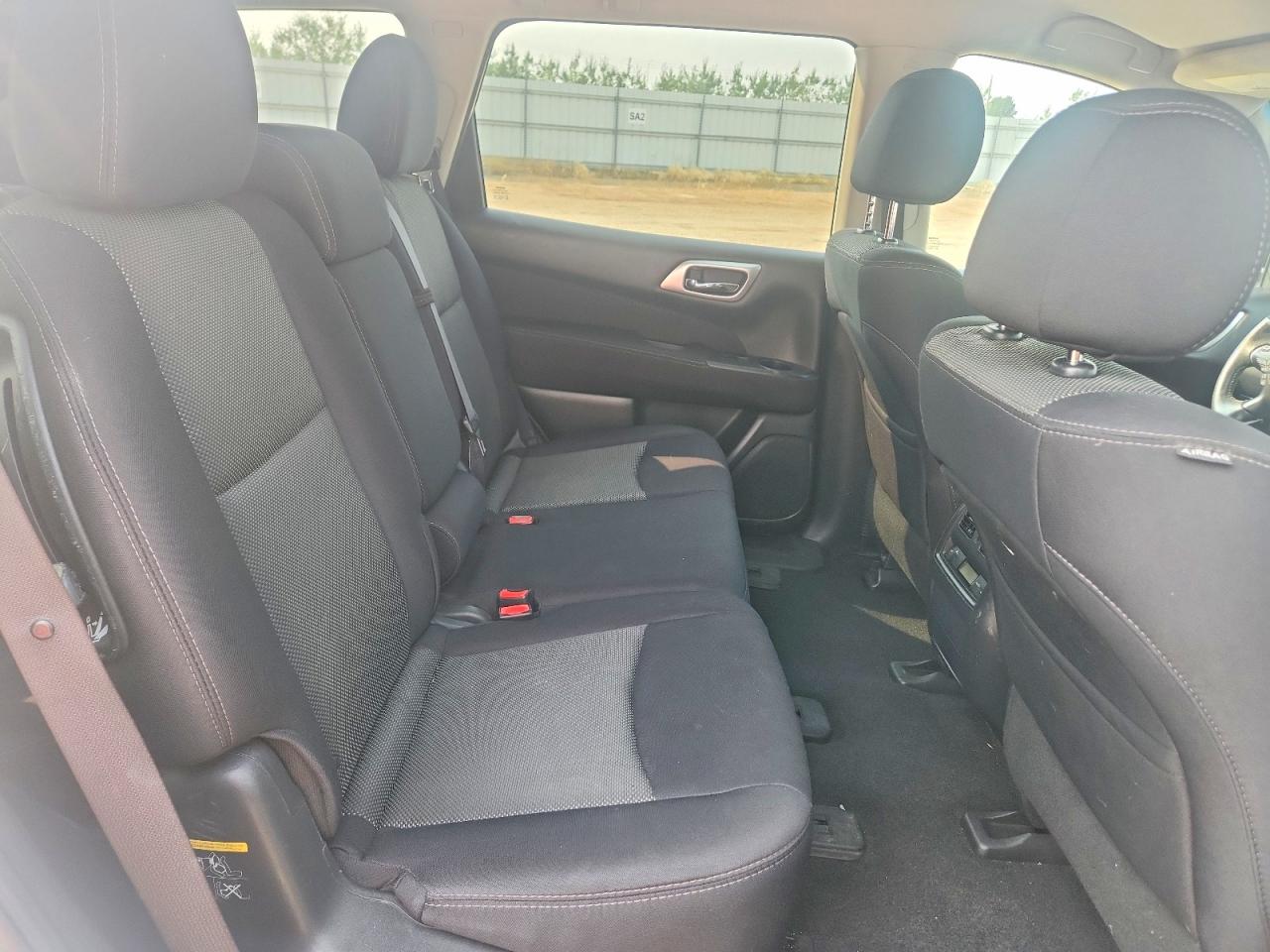 2017 NISSAN PATHFINDER