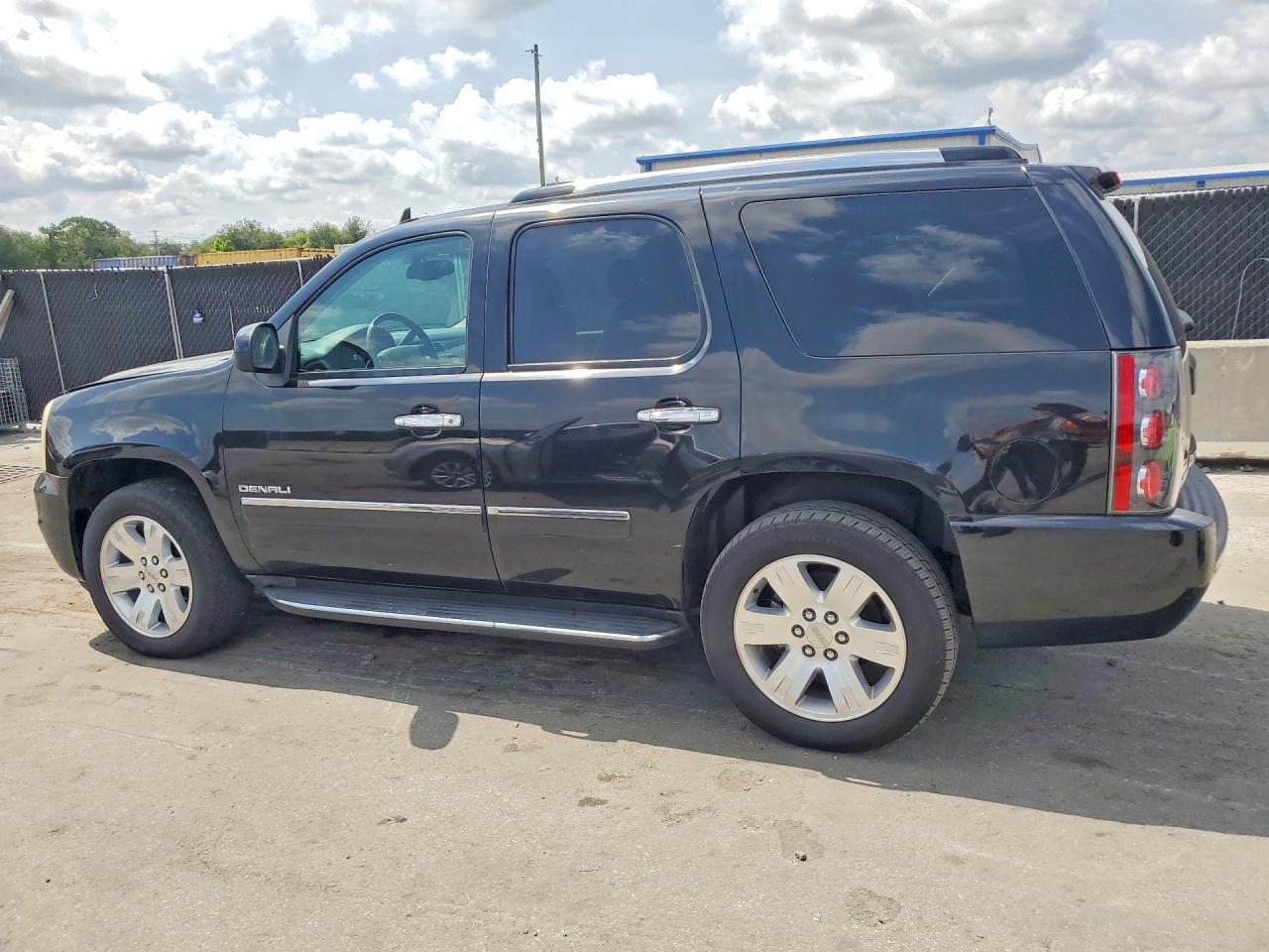 2012 GMC YUKON