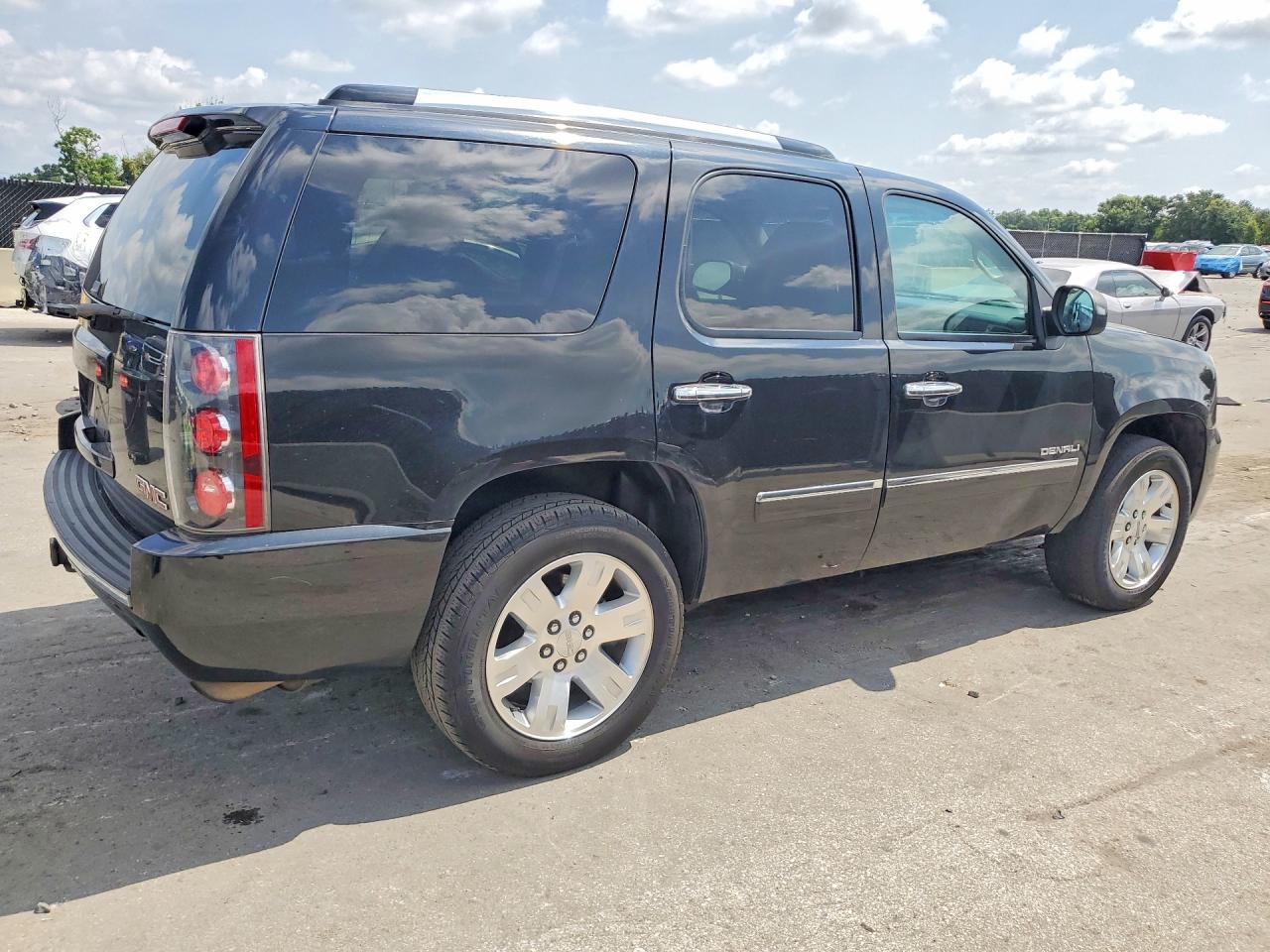 2012 GMC YUKON