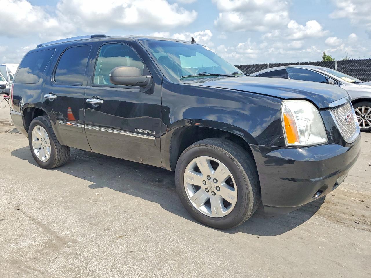 2012 GMC YUKON