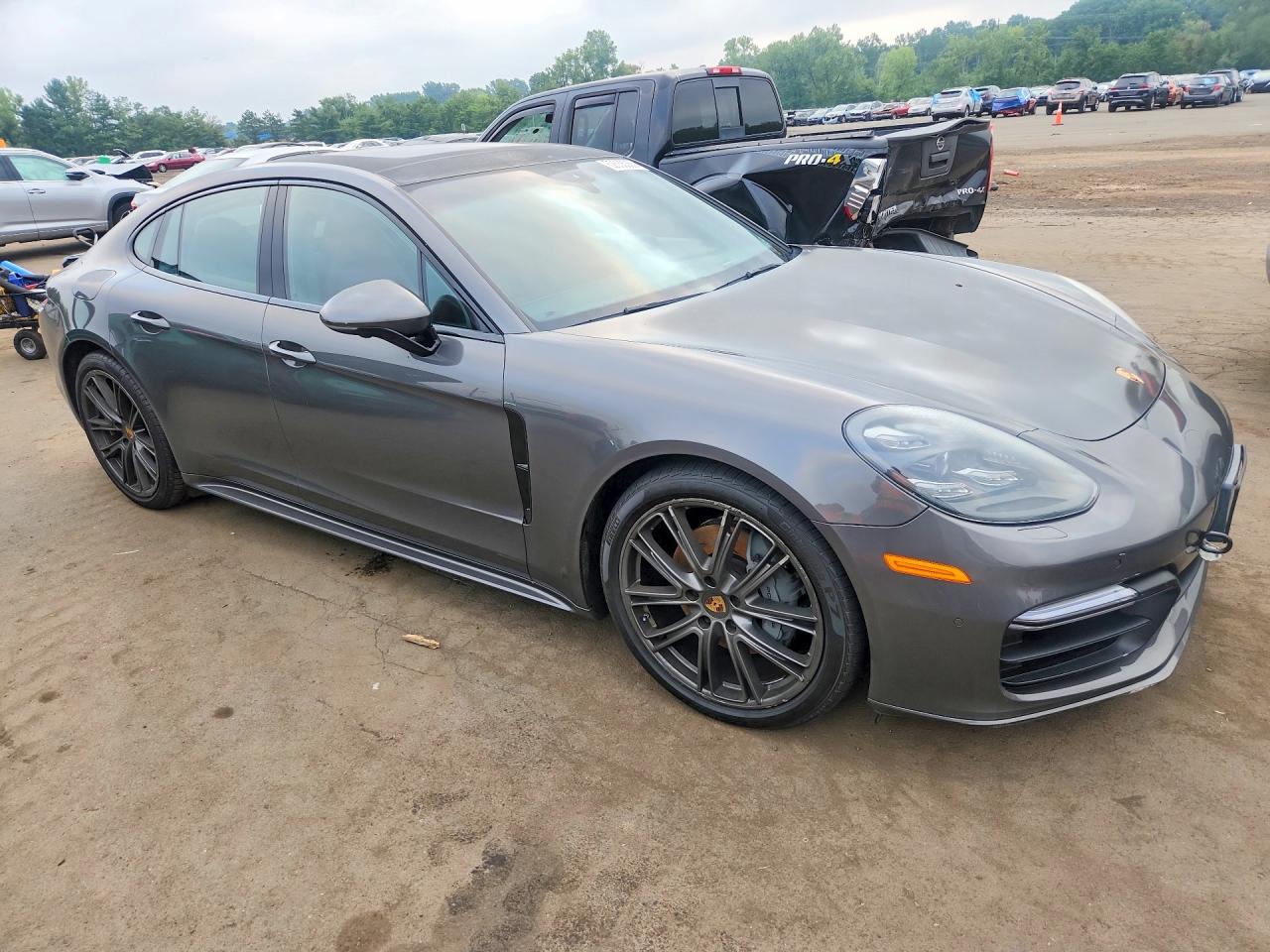 2018 PORSCHE PANAMERA