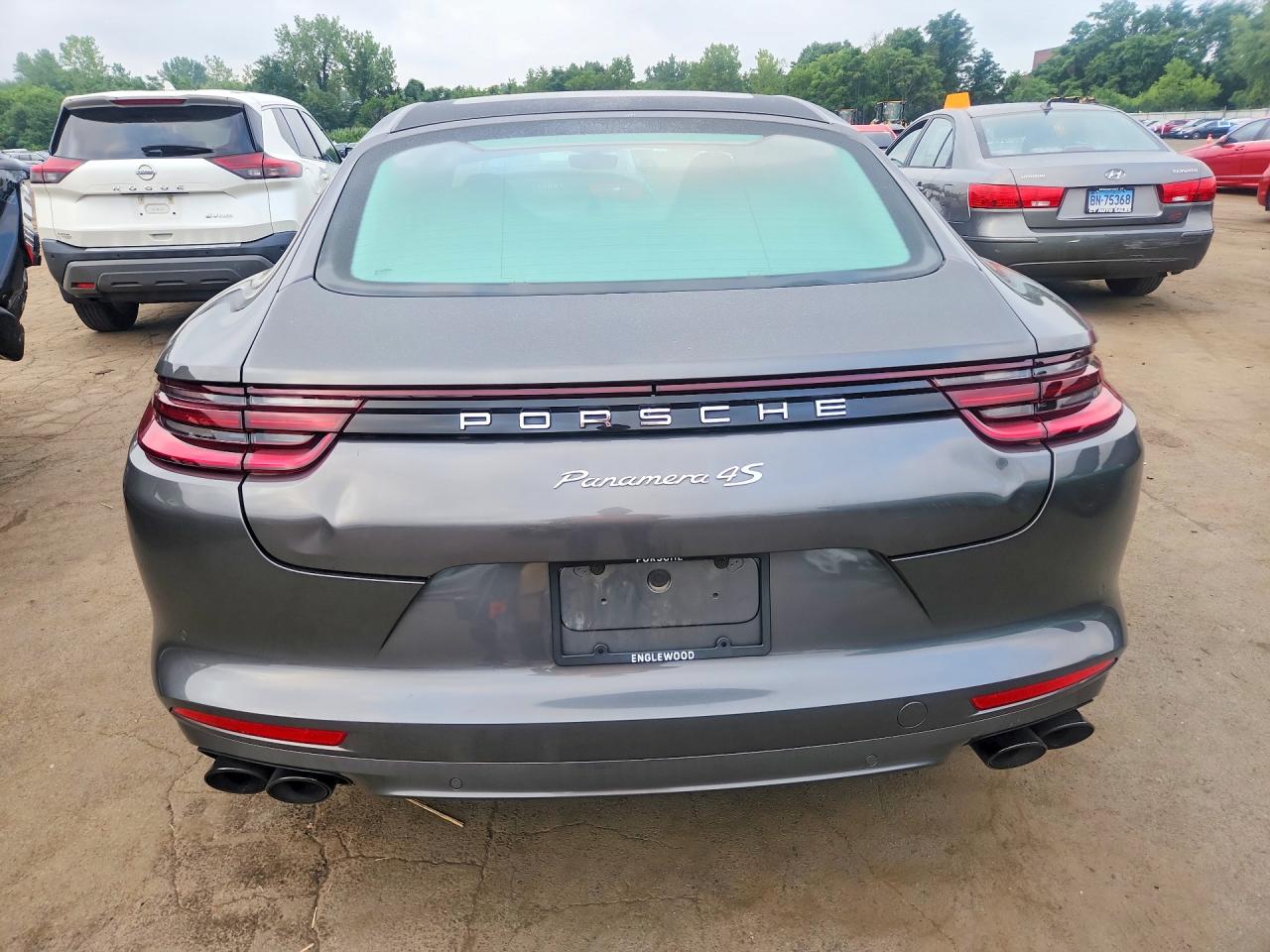 2018 PORSCHE PANAMERA