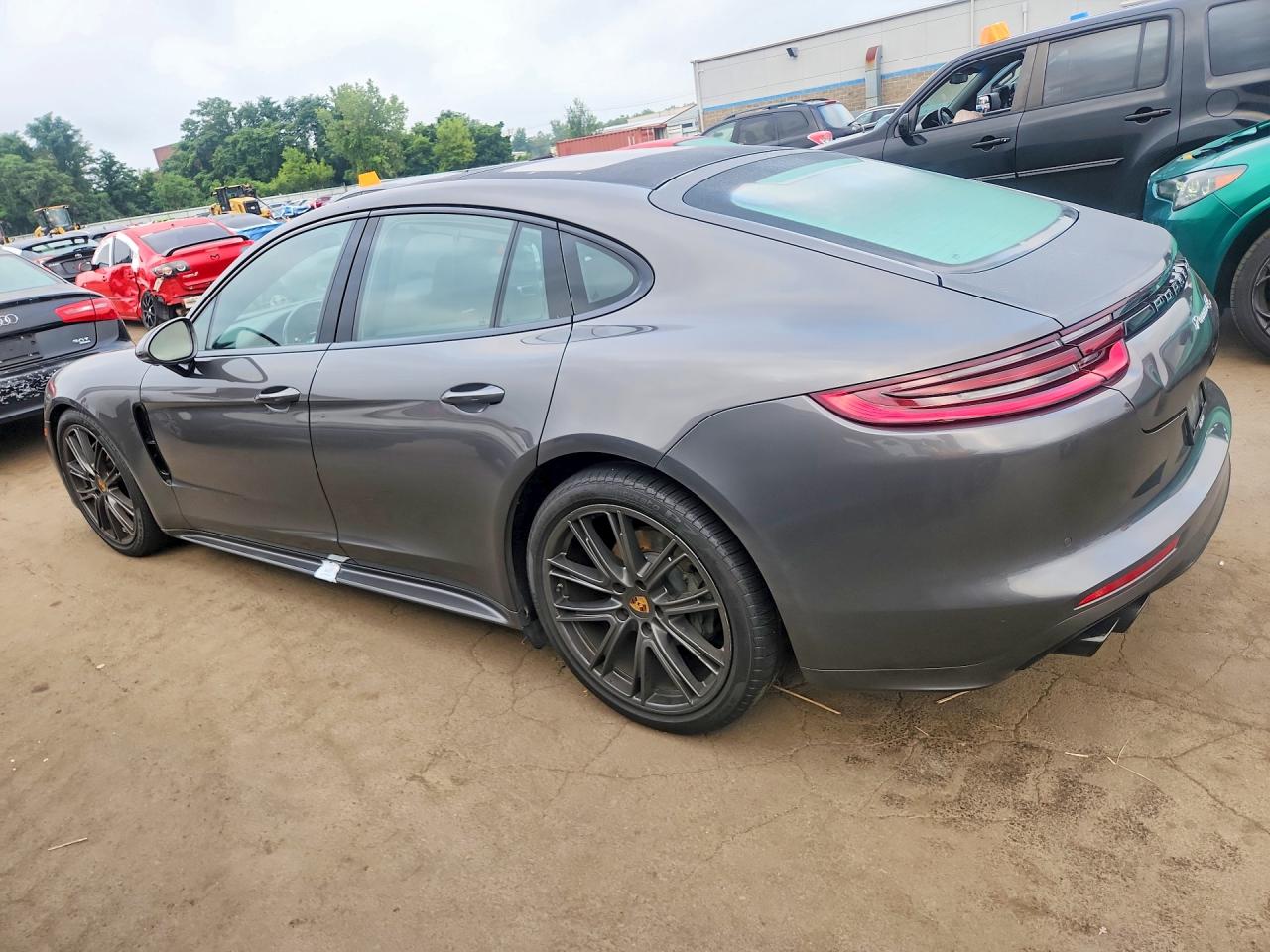 2018 PORSCHE PANAMERA